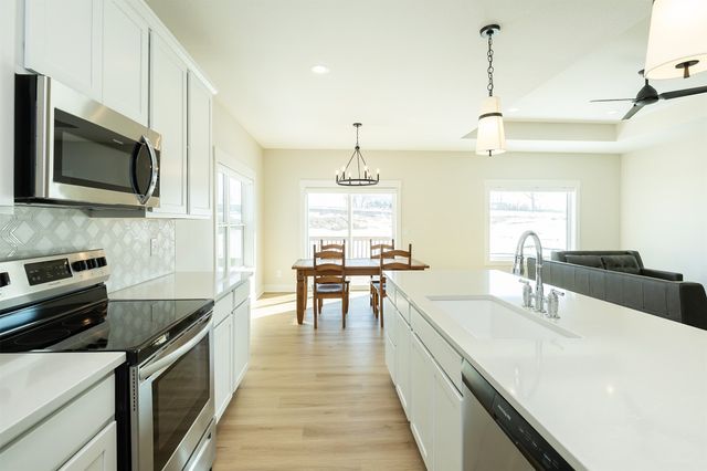 929 Wolf Creek Drive, Polk City, IA 50226