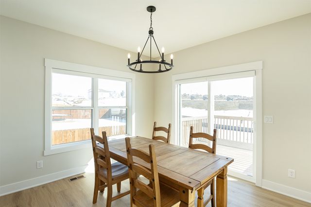 929 Wolf Creek Drive, Polk City, IA 50226