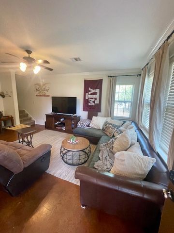 3342 Cullen Trail, College Station, TX 77845