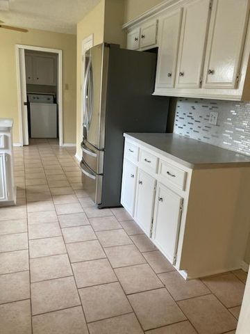 1709 Beaver Springs Court, Houston, TX 77090