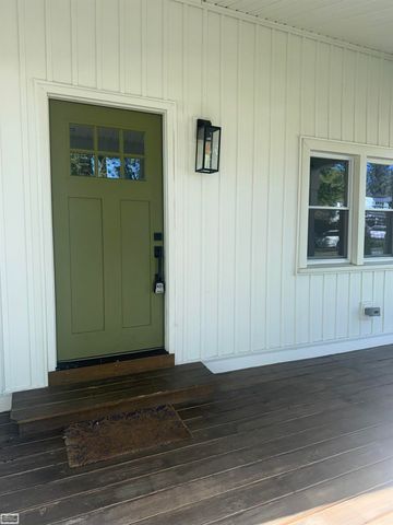 322 Cherry Street, Almont, MI 48003