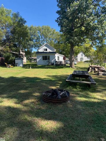 322 Cherry Street, Almont, MI 48003
