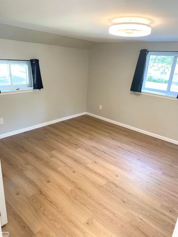 322 Cherry Street, Almont, MI 48003