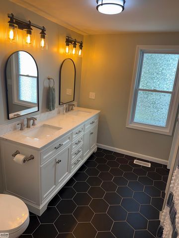 322 Cherry Street, Almont, MI 48003