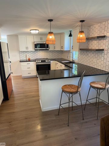 322 Cherry Street, Almont, MI 48003