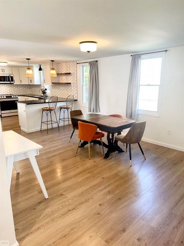 322 Cherry Street, Almont, MI 48003