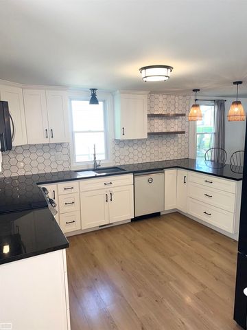 322 Cherry Street, Almont, MI 48003