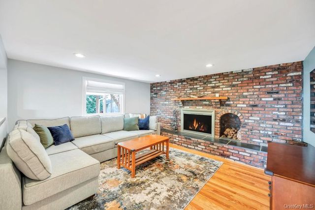 44 Derby Avenue, Greenlawn, NY 11740