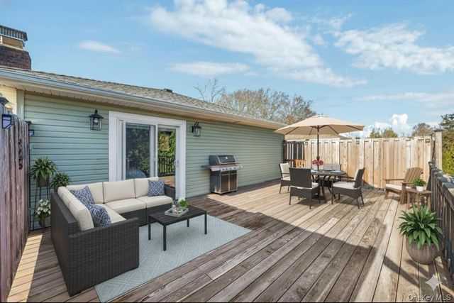 44 Derby Avenue, Greenlawn, NY 11740