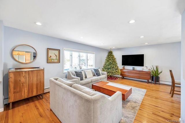 44 Derby Avenue, Greenlawn, NY 11740