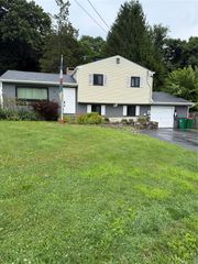 55 Cumberland Road, Fishkill, NY 12524
