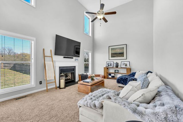 3460 Oak Creek Dr, Clarksville, TN 37040