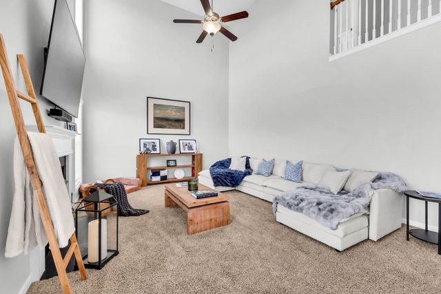 3460 Oak Creek Dr, Clarksville, TN 37040