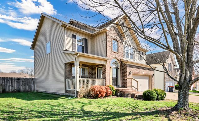 3460 Oak Creek Dr, Clarksville, TN 37040