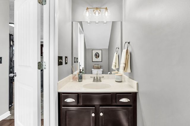 3460 Oak Creek Dr, Clarksville, TN 37040