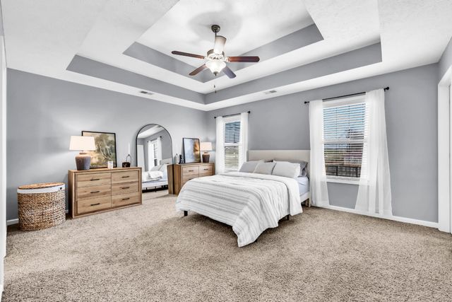 3460 Oak Creek Dr, Clarksville, TN 37040