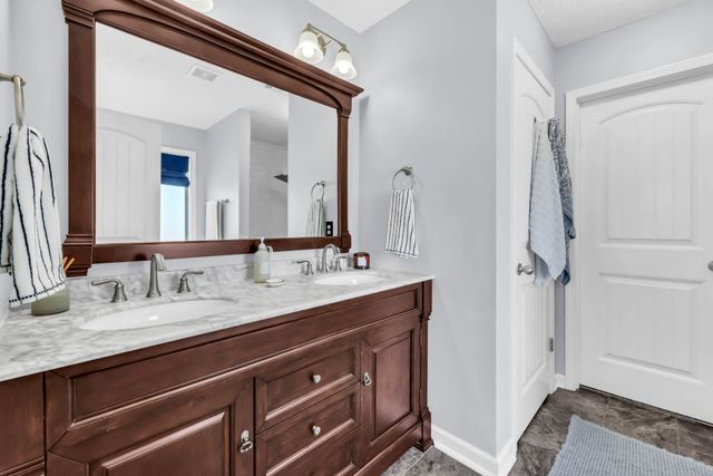 3460 Oak Creek Dr, Clarksville, TN 37040