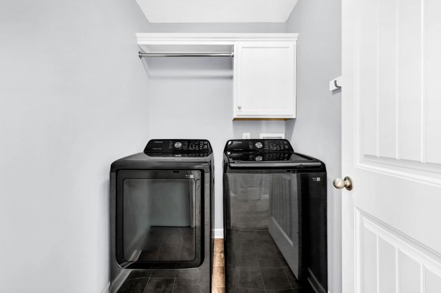 3460 Oak Creek Dr, Clarksville, TN 37040