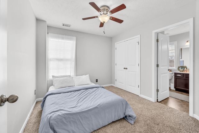 3460 Oak Creek Dr, Clarksville, TN 37040