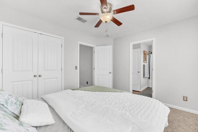 3460 Oak Creek Dr, Clarksville, TN 37040