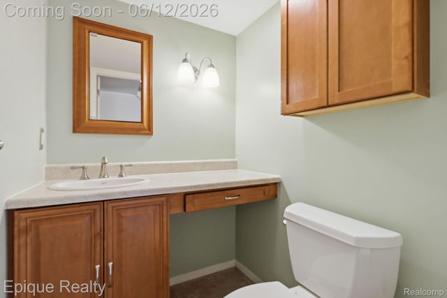 4856 Danbury Drive, Troy, MI 48085