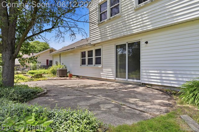 4856 Danbury Drive, Troy, MI 48085