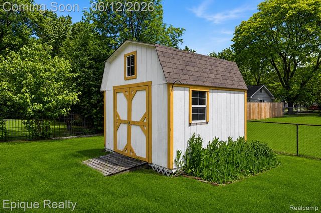 4856 Danbury Drive, Troy, MI 48085