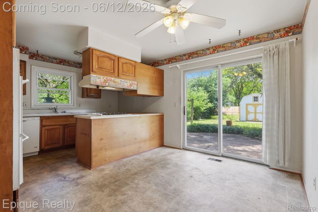 4856 Danbury Drive, Troy, MI 48085