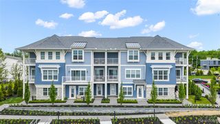 460 Mystic Cove Lane 403, Lake Orion, MI 48362