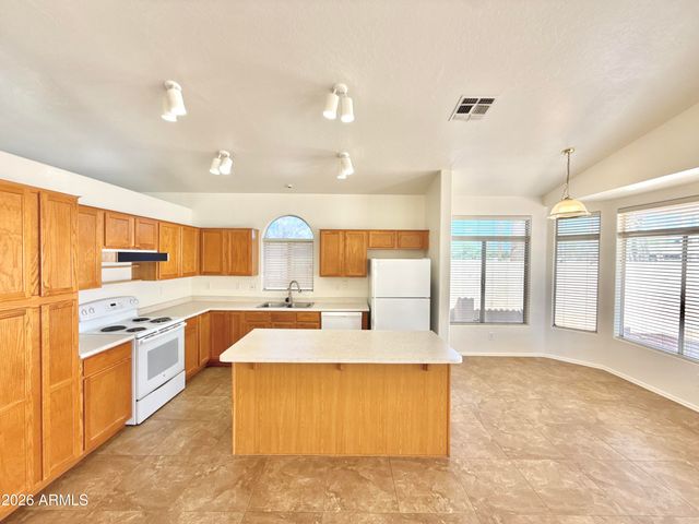 13896 W WILSHIRE Drive, Goodyear, AZ 85395