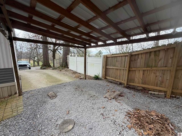 735 Sills Lane, Paducah, KY 42003