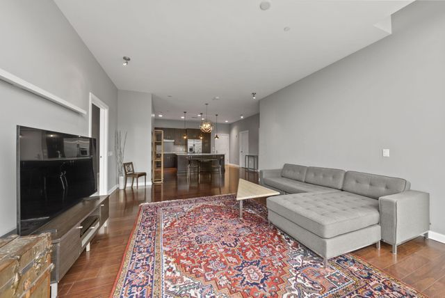 300 W Spring Street, 401, Columbus, OH 43215