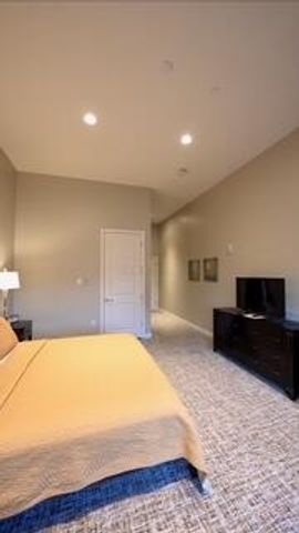 300 W Spring Street, 401, Columbus, OH 43215