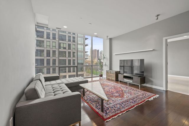 300 W Spring Street, 401, Columbus, OH 43215