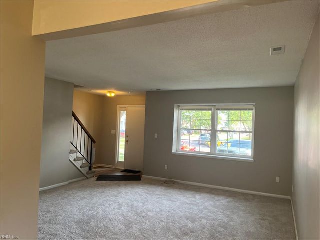 727 Spence CIR, Virginia Beach, VA 23462