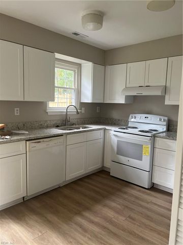 727 Spence CIR, Virginia Beach, VA 23462