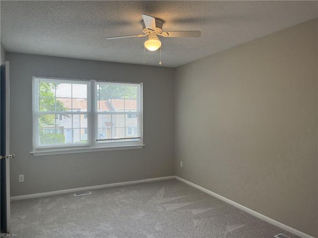 727 Spence CIR, Virginia Beach, VA 23462