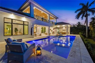 529 Neapolitan WAY, Naples, FL 34103