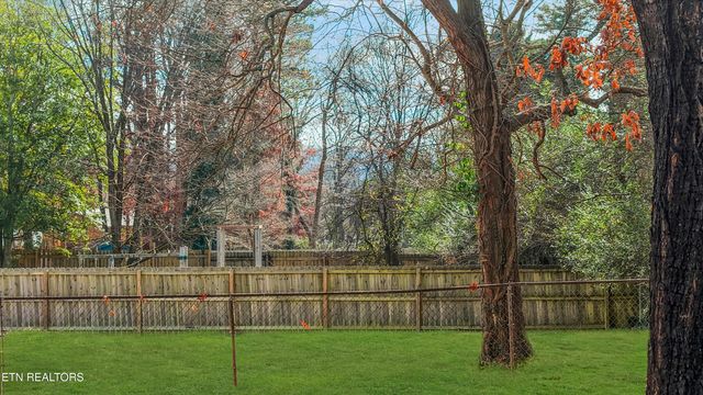 4318 Garden Drive, Knoxville, TN 37918