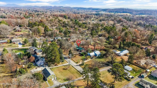 4318 Garden Drive, Knoxville, TN 37918