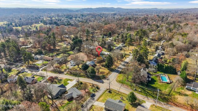 4318 Garden Drive, Knoxville, TN 37918