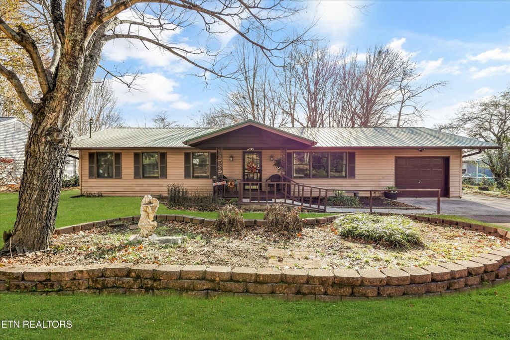 4318 Garden Drive, Knoxville, TN 37918