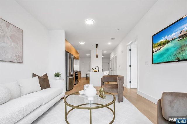 649 38th Street 507, Union City, NJ 07087