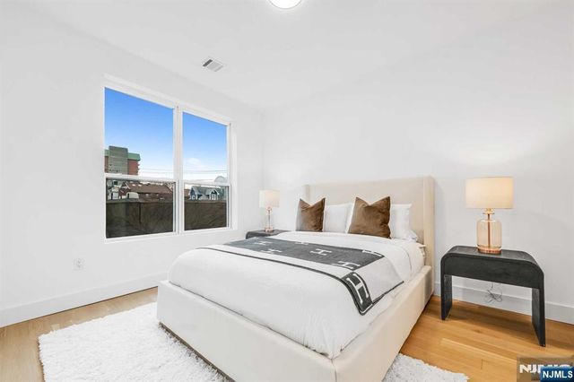 649 38th Street 507, Union City, NJ 07087