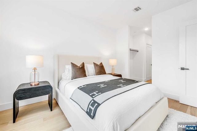 649 38th Street 507, Union City, NJ 07087