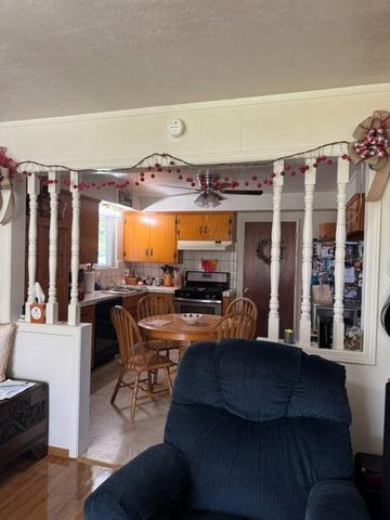 1912 W Pine St, Lodi, CA 95242