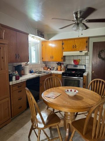 1912 W Pine St, Lodi, CA 95242