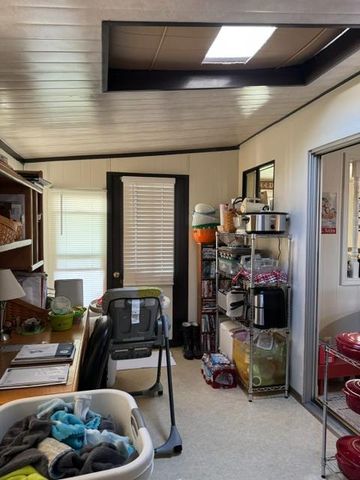 1912 W Pine St, Lodi, CA 95242