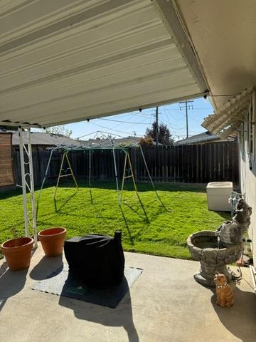1912 W Pine St, Lodi, CA 95242