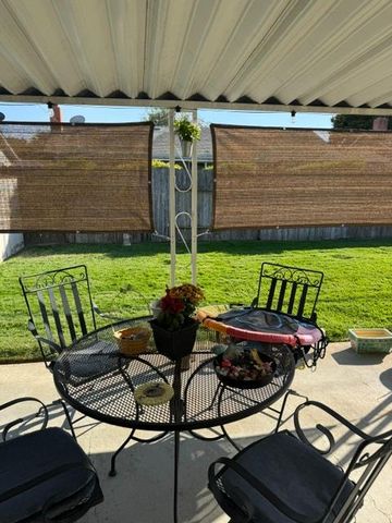 1912 W Pine St, Lodi, CA 95242